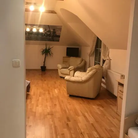 W Ogrodzie 폴라니카-즈루이