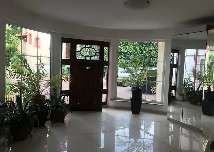 W Ogrodzie * بولانيكا- زدروي